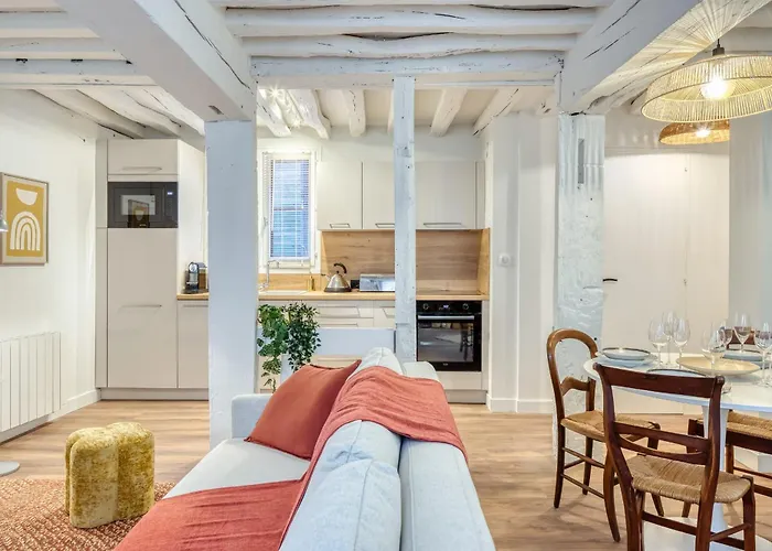 Matisse Elegant F2 Proche Vieux-marche *