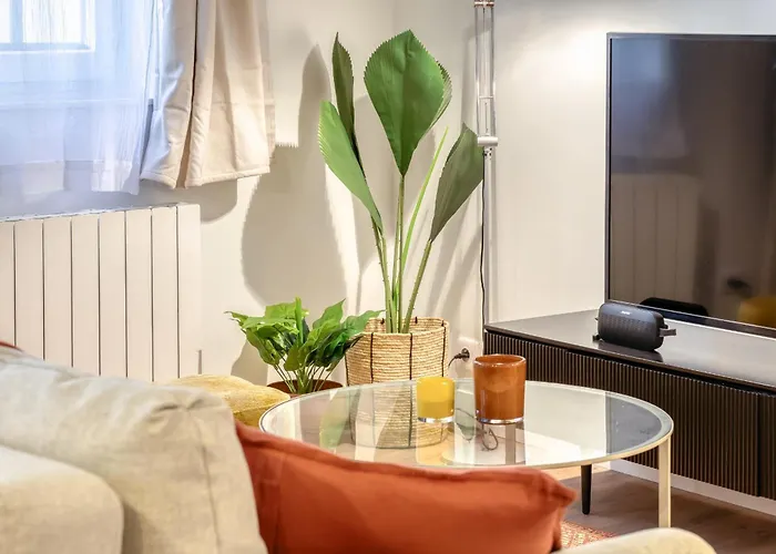 Matisse Elegant F2 Proche Vieux-marche